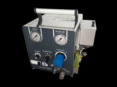 Deckert DC 50 dry ice blasting machine – handy and portable